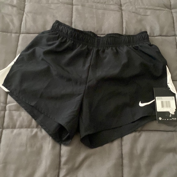 Nike Women’s Dri-Fit shorts - Picture 1 of 4